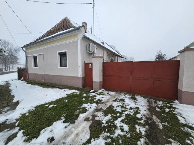 Eladó családi ház, Pápasalamonon 21 M Ft, 3 szobás