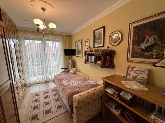 Eladó családi ház, Hajdúböszörményen 170 M Ft, 4+1 szobás