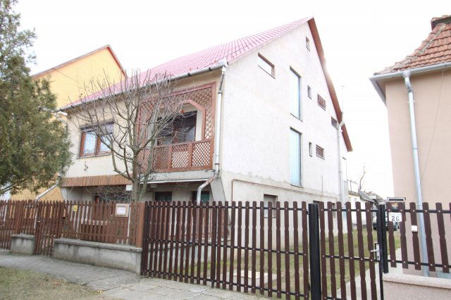Eladó családi ház, Kartalon 69 M Ft, 5+4 szobás