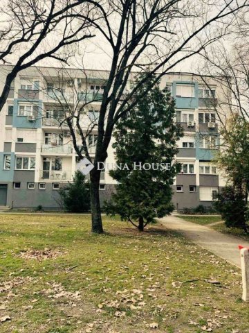 Eladó téglalakás, Budapesten, XVIII. kerületben, Lakatos úton