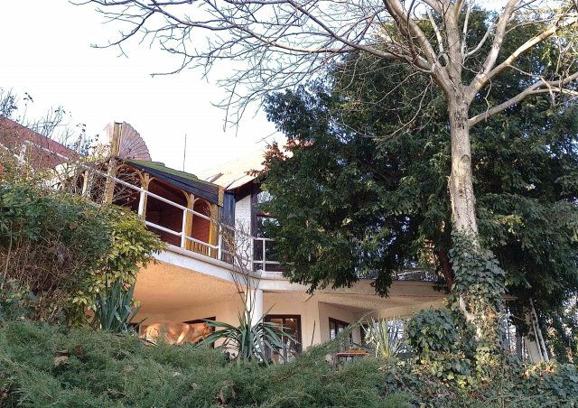 Eladó családi ház, Pécsett 125 M Ft, 4+2 szobás