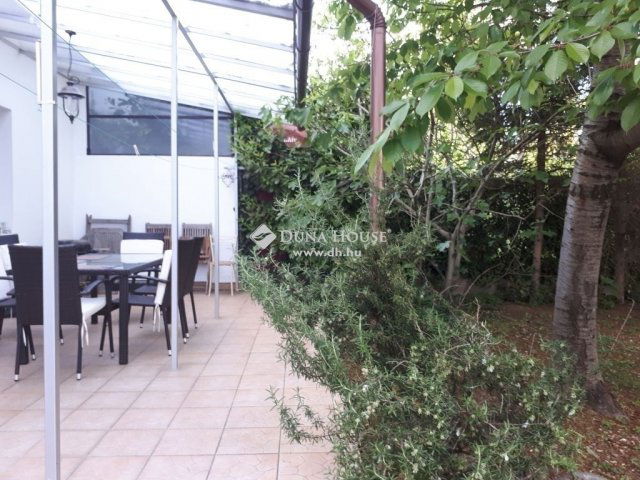 Eladó sorház, Pécsett 119.9 M Ft, 2+1 szobás