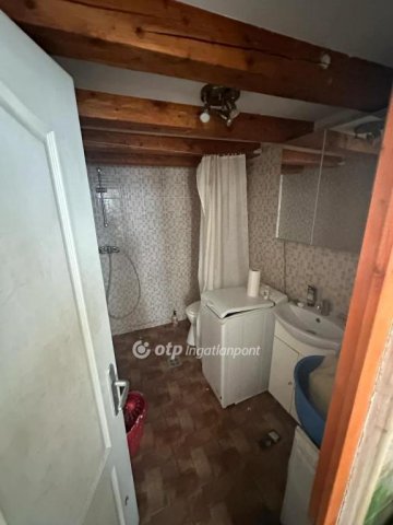 Eladó téglalakás, Budapesten, IV. kerületben 32 M Ft, 1 szobás