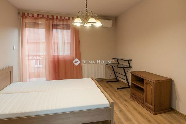 Kiadó téglalakás, albérlet, Debrecenben 350 E Ft / hó, 3 szobás