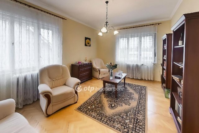 Eladó családi ház, Szegeden 85 M Ft, 5+1 szobás