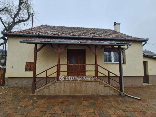 Eladó családi ház, Debrecenben 89.9 M Ft, 3 szobás