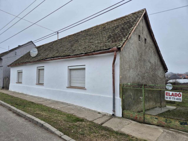 Eladó családi ház, Vajszlón 15.9 M Ft, 3 szobás