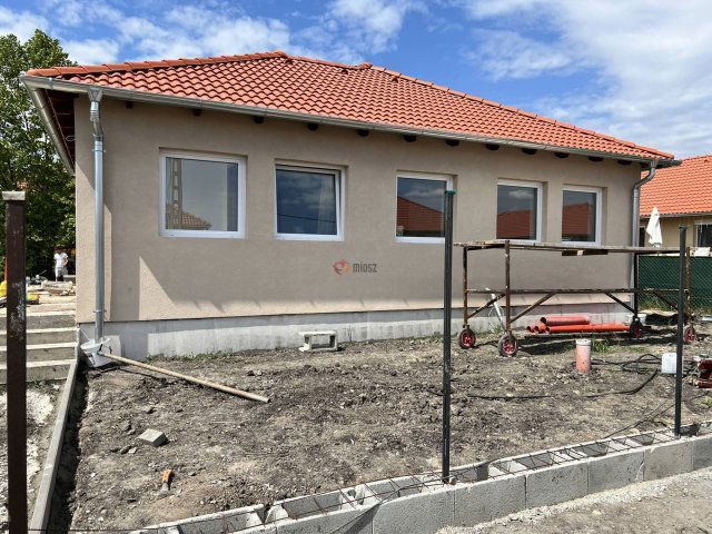 Eladó sorház, Gárdonyban 75 M Ft, 3 szobás
