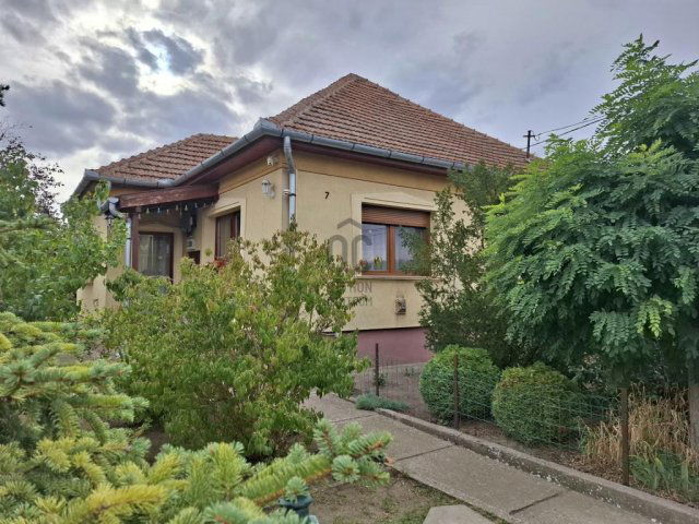 Eladó családi ház, Tápiószentmártonon 54 M Ft, 3 szobás