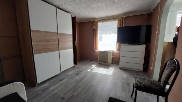 Eladó családi ház, Budapesten, XV. kerületben, Thököly úton