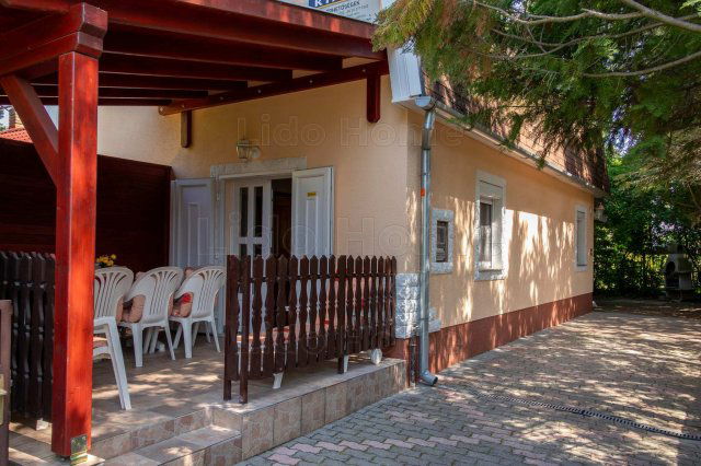 Eladó nyaraló, Balatonfenyvesen 144.9 M Ft, 2+6 szobás