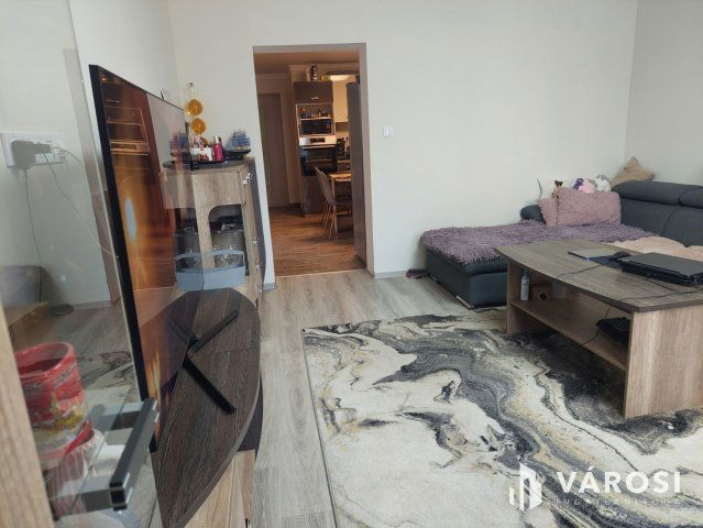 Eladó családi ház, Komáromban 35.9 M Ft, 2 szobás