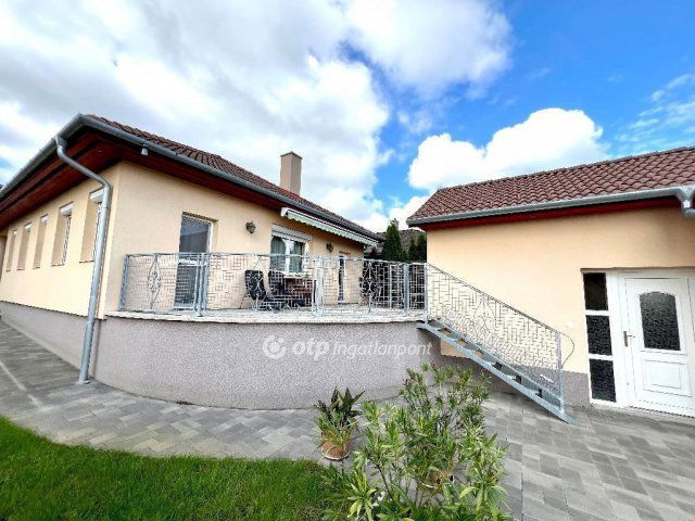 Eladó családi ház, Ravazdon 124.99 M Ft, 4 szobás