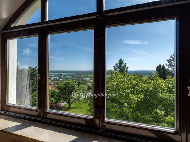 Eladó családi ház, Budakalászon 199 M Ft, 5 szobás