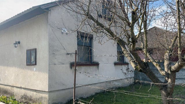 Eladó családi ház, Komáromban 45 M Ft, 3+1 szobás