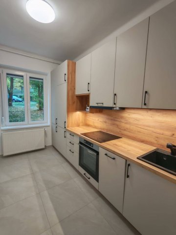 Eladó téglalakás, Komlón, Tompa Mihály utcában 29.9 M Ft