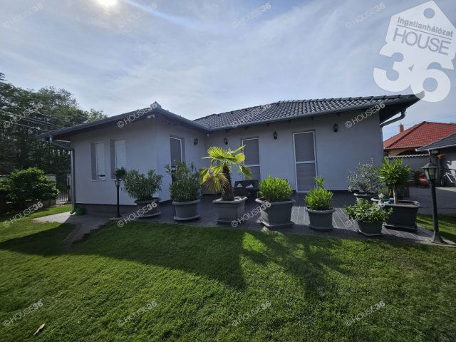 Eladó családi ház, Kecskeméten 119 M Ft, 4 szobás