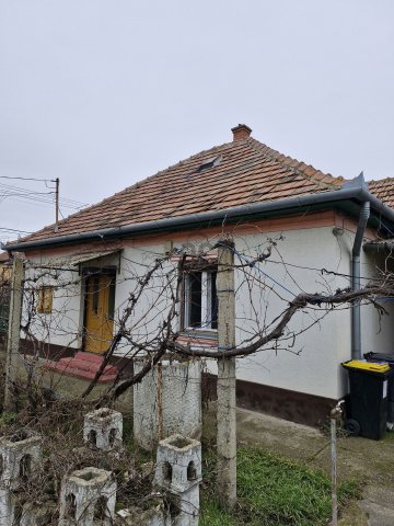 Eladó családi ház, Abonyban 27.99 M Ft, 3 szobás