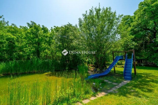 Eladó mezogazdasagi ingatlan, Pusztavacson 260 M Ft, 4 szobás