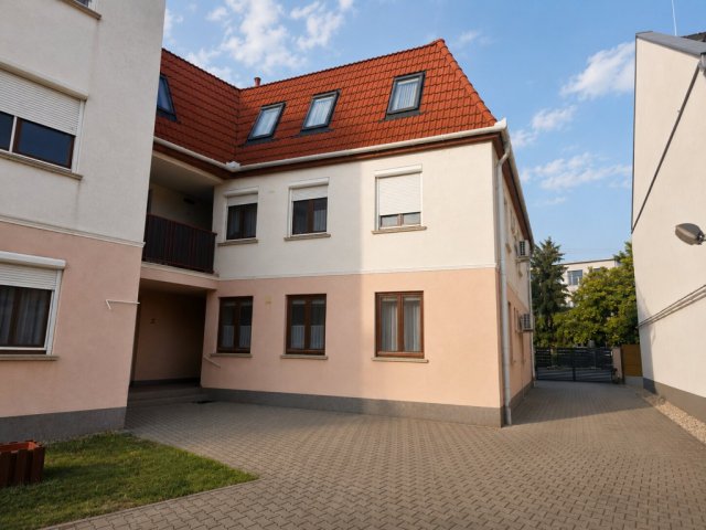 Eladó téglalakás, Hajdúszoboszlón 62.5 M Ft, 2 szobás