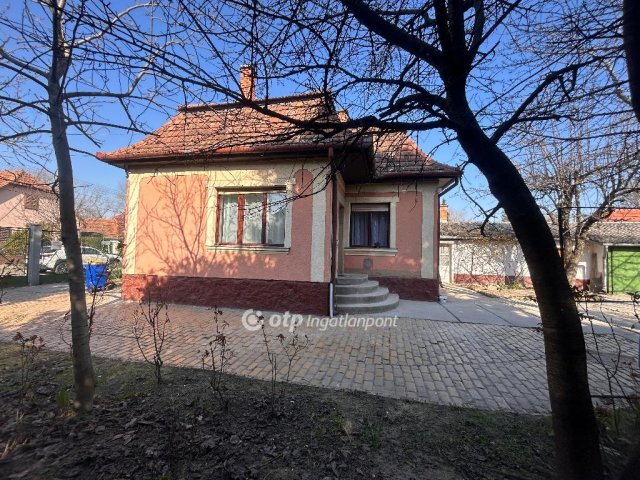 Kiadó családi ház, albérlet, Kecskeméten 450 E Ft / hó