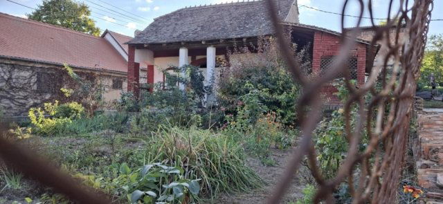 Eladó családi ház, Zengővárkonyon 35 M Ft, 3 szobás