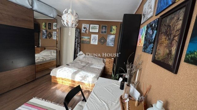 Eladó téglalakás, Budapesten, X. kerületben 32 M Ft, 1 szobás