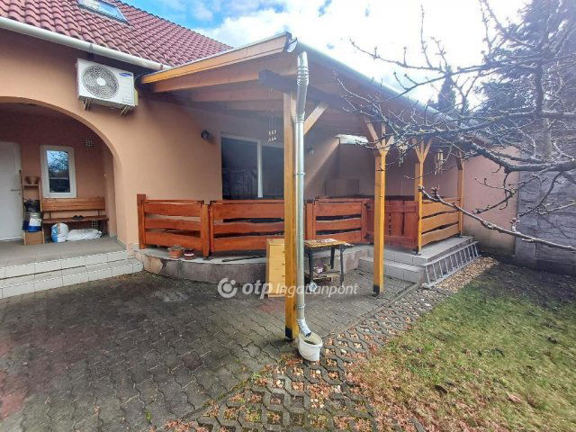 Eladó családi ház, Tiszaújvárosban 85.9 M Ft, 4 szobás