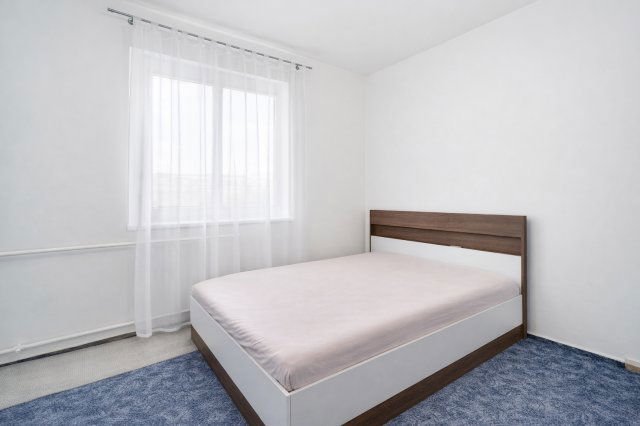 Eladó panellakás, Szegeden 69.5 M Ft, 4 szobás