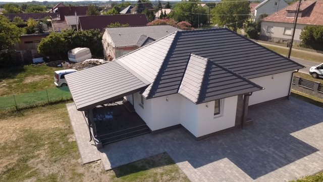 Eladó családi ház, Mezőfalván 89.9 M Ft, 4 szobás