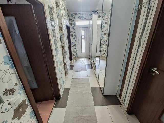 Eladó családi ház, Szegeden 214.9 M Ft, 5 szobás