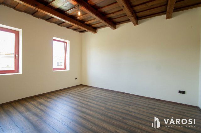 Eladó családi ház, Pákán 23.9 M Ft, 2 szobás