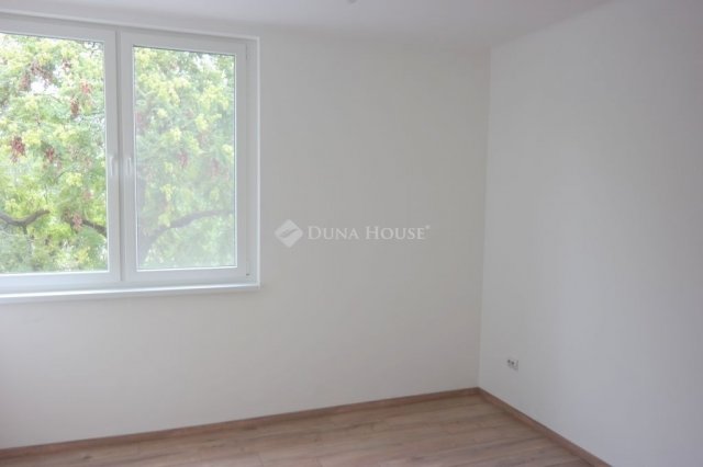 Eladó téglalakás, Budapesten, XX. kerületben 63.99 M Ft