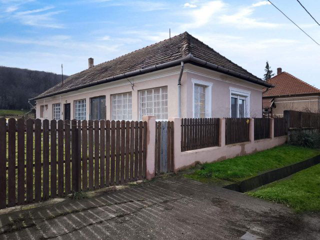 Eladó családi ház, Alacskán 14.9 M Ft, 2 szobás