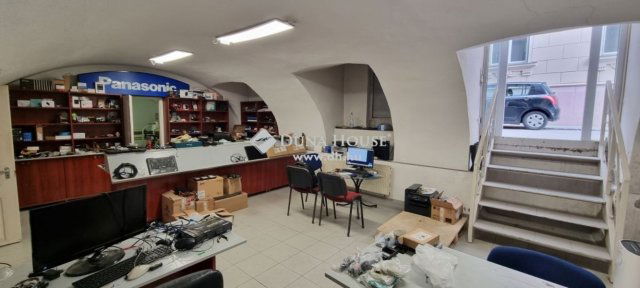 Eladó üzlethelyiség, Kecskeméten 40 M Ft / költözzbe.hu