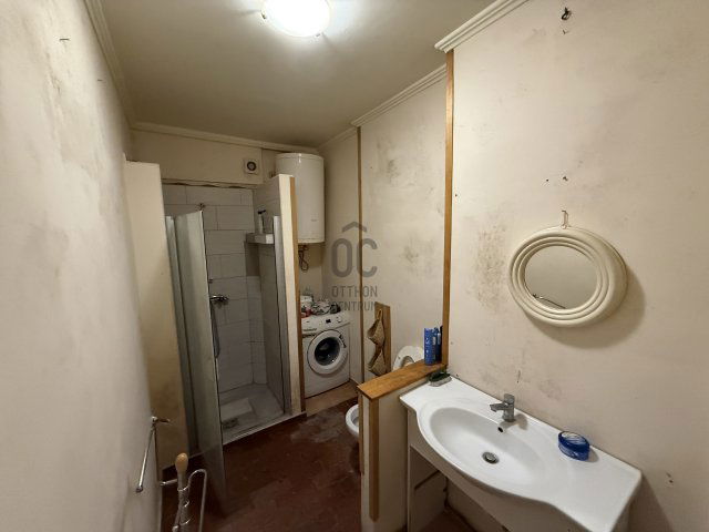 Eladó téglalakás, Pécsett, István utcában 24 M Ft, 2 szobás