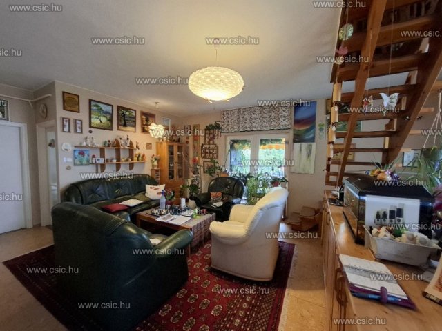 Eladó családi ház, Pilisvörösváron 218 M Ft, 7 szobás