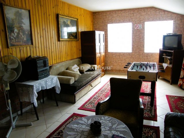 Eladó nyaraló, Gárdonyban 89.5 M Ft, 6 szobás