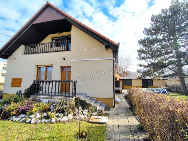 Eladó családi ház, Mohácson 99 M Ft, 5 szobás