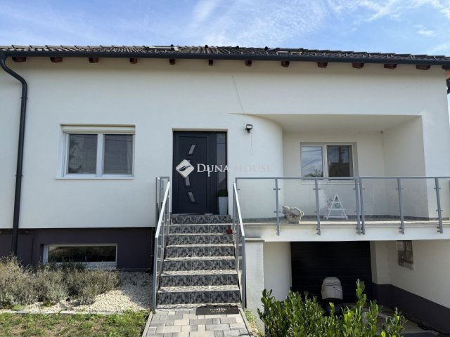 Eladó családi ház, Pátkán 147 M Ft, 7 szobás