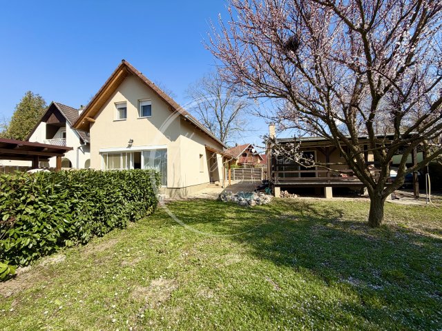 Eladó családi ház, Mohácson 89.9 M Ft, 4 szobás
