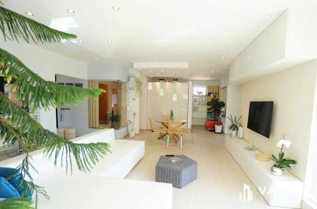 Eladó családi ház, Hévízen 245 M Ft, 5 szobás