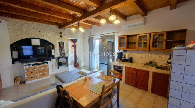 Eladó családi ház, Felsőpakonyban 84.9 M Ft, 9 szobás