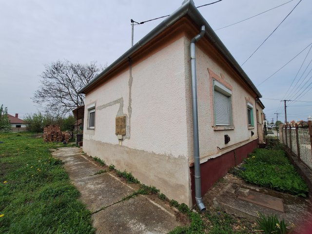 Eladó családi ház, Dörön 33.9 M Ft, 3 szobás