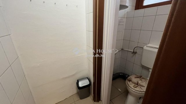 Eladó üzlethelyiség, Szombathelyen 43.7 M Ft