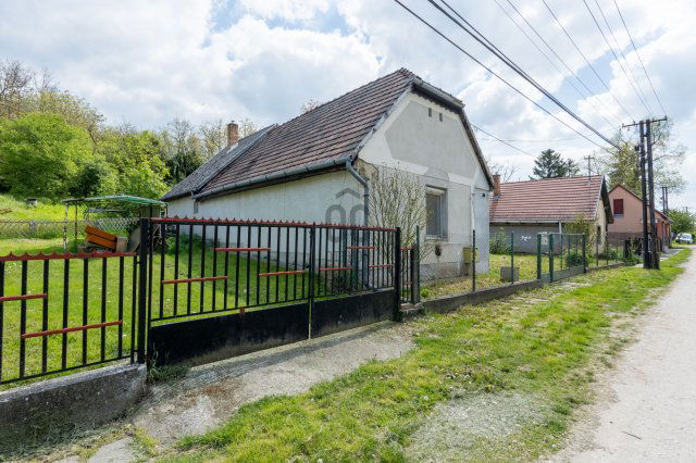 Eladó családi ház, Gyúrón 27.9 M Ft, 2 szobás