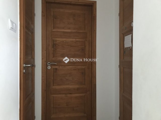 Eladó családi ház, Mohán 89.99 M Ft, 5 szobás