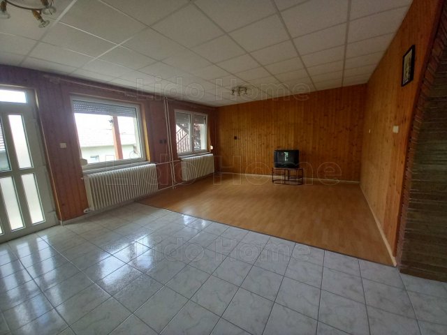Eladó családi ház, Banán 81.9 M Ft, 5 szobás
