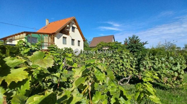 Eladó nyaraló, Csopakon 74.9 M Ft, 5 szobás