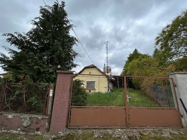 Eladó családi ház, Pannonhalmán 35.99 M Ft, 3 szobás
